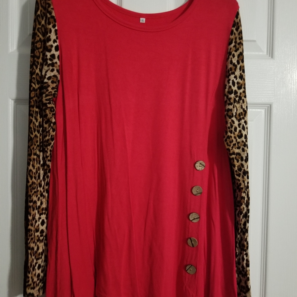 Red tunic with leppard sleeves